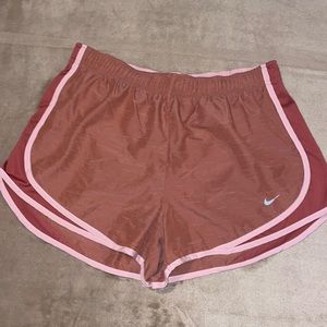 Women’s Canyon Rust Nike Tempo Running Shorts